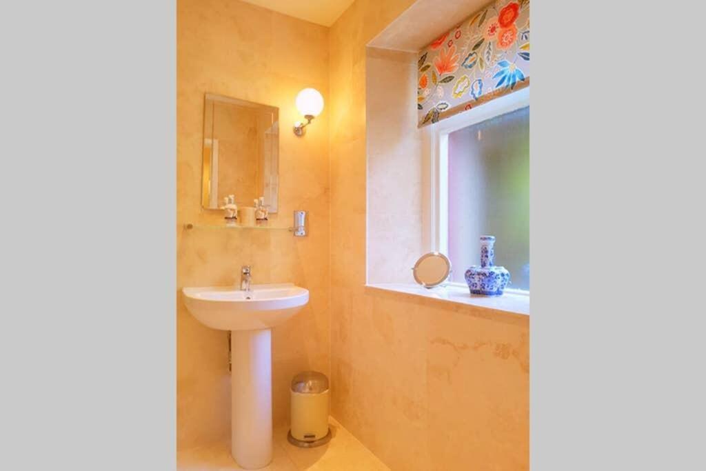 No 6 The Square Tearooms & Accommodation Buxton  Luaran gambar